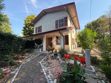 VILLA SINGOLA A CAMPEGINE