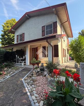 VILLA SINGOLA A CAMPEGINE