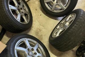 Cerchi in lega da 15”