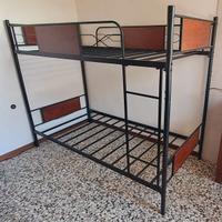 Letto a castello completo di materassi