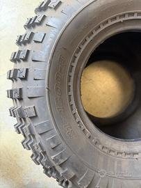 Gomme Quad 21x12.008 Duro