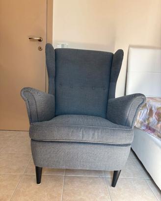 Poltrona IKEA STRANDMON grigia, praticamente nuova