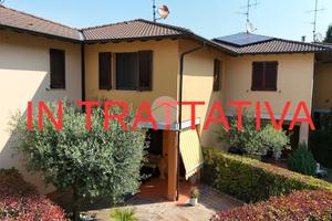 VILLA A SCHIERA A PARATICO