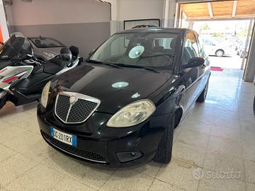 Lancia Ypsilon 1.3 MJT 90 CV Platino OK NEOPATENTA