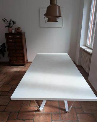 Tavolo Sedit Wave finitura cemento