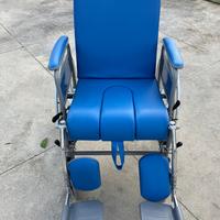 sedia a rotelle imbottita con wc