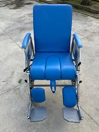 sedia a rotelle imbottita con wc