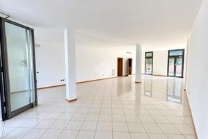 NEGOZIO A SAN GIORGIO DELLE PERTICHE