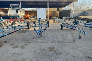 Centro distribuzione RIMORCHI ELLEBI propone