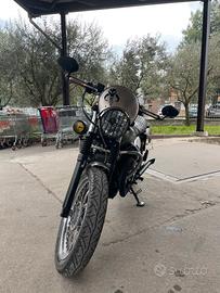Moto guzzi cafe’ racer su base V7 classic