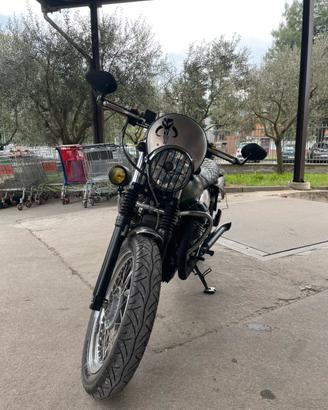 Moto guzzi cafe’ racer su base V7 classic