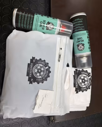 Vespa Care KIT  140 th anniversario