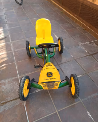 quad berg John Deere da 4 a 10 anni