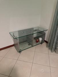 Mobile in vetro con rotelle