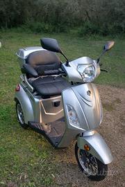 Scooter Vitale a 3 ruote