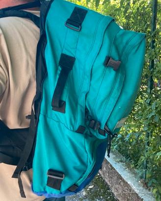 Zaino da escursioni in montagna