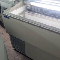 Vetrina refrigerante per gelati e granite
