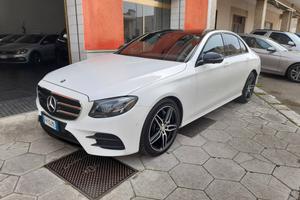 MERCEDES E 220 D AMG LINE BERLINA