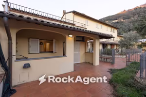 Immobile di 60 m² con 3 locali a Pescia