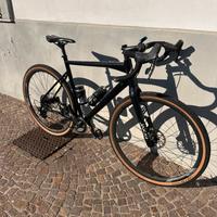 Megamo Jakar Gravel – Pari al nuovo, usata 3 volte