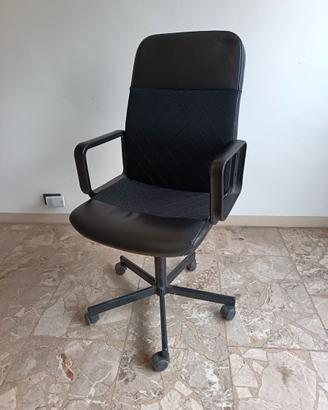 POLTRONA DA UFFICIO GIREVOLE,REGOLABILE IN ALTEZZA