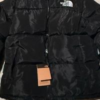 🧥 The North Face Black Puffer Jacket – Size M –