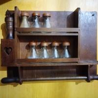 Portaspezie Vintage in Legno Rustico