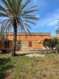Casa con cantina e terreno- zona TorrelungaPuleo