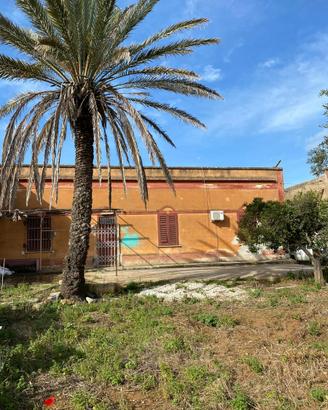 Casa con cantina e terreno- zona TorrelungaPuleo