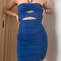 Vestito blu elettrico perfetto per l’estate