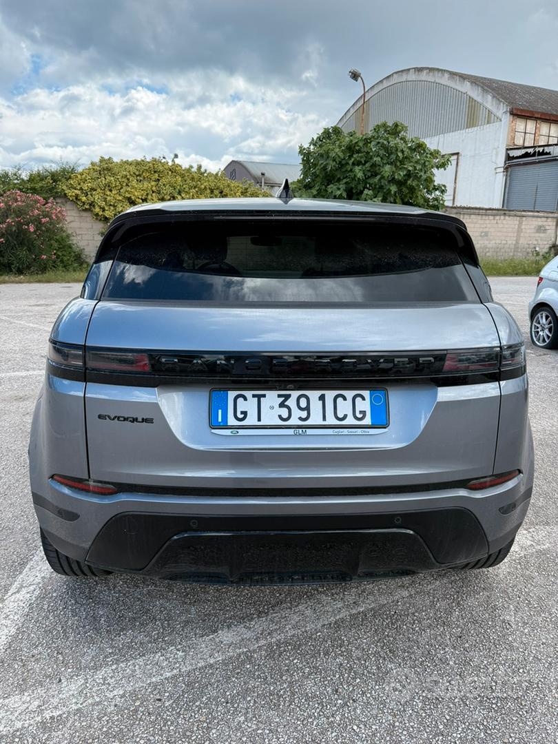 Land Rover Range Rover Evoque 2024 photo 2