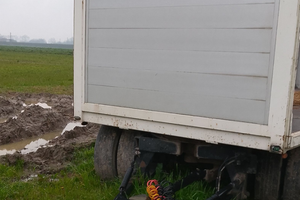 Rimorchio agricolo fisso con centina