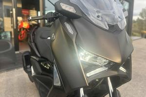 Yamaha X-Max 300 TECH MAX + MAGMA