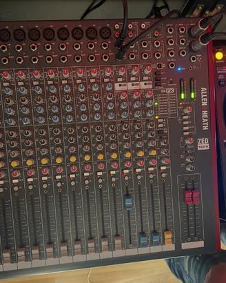 Allen & Heath ZED-16FX.