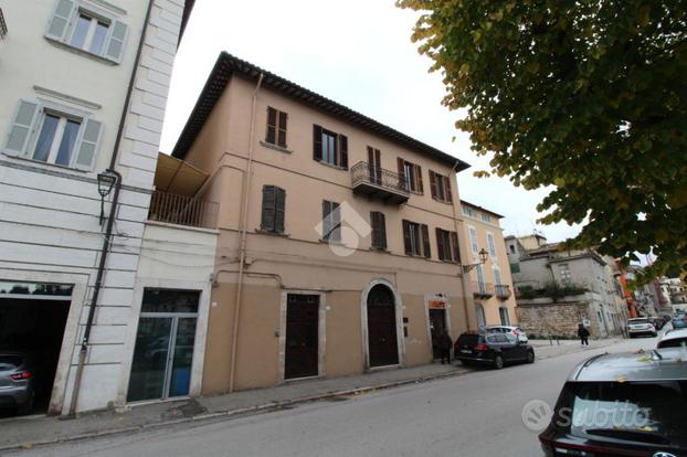 4 LOCALI A ASCOLI PICENO