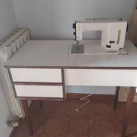 Macchina da cucire necchi