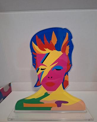 marco lodola, statuetta in plexiglass bowie