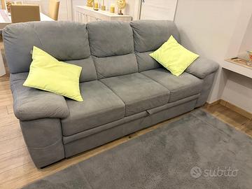 Divano grigio tessuto Nabuk