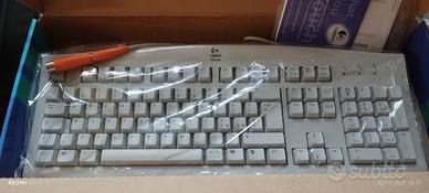 Tastiera Logitech Deluxe Keyboard 