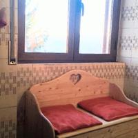 Cassapanca in legno nuova col cuore