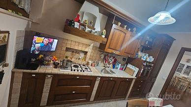 Cucina lineare completa rustica/legno