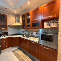 Mobili: Cucina-Parete Attrezzata-Tavoli