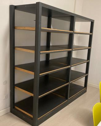 Libreria in legno e metallo di design