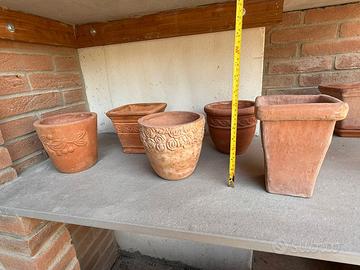 Vasi piccoli in terracotta
