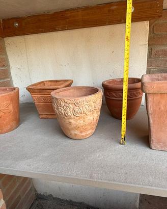 Vasi piccoli in terracotta
