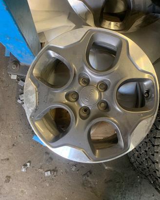 Cerchi in lega 16 per Jeep Renegade