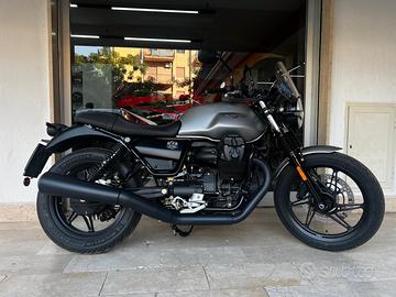 Moto Guzzi V7 - 2023