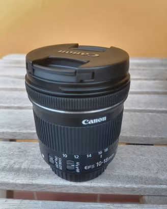 Obiettivo Canon EFS 10 18 mm 1:4.5 - 5.6