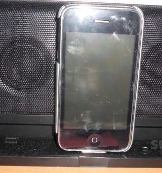 Iphon 8gb completa di Docking station portatile