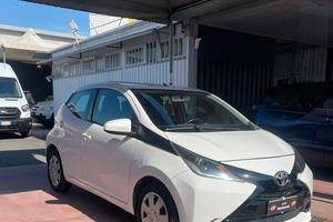Toyota Aygo 1.0 VVT-i 69 CV 5 porte x-cool MMT